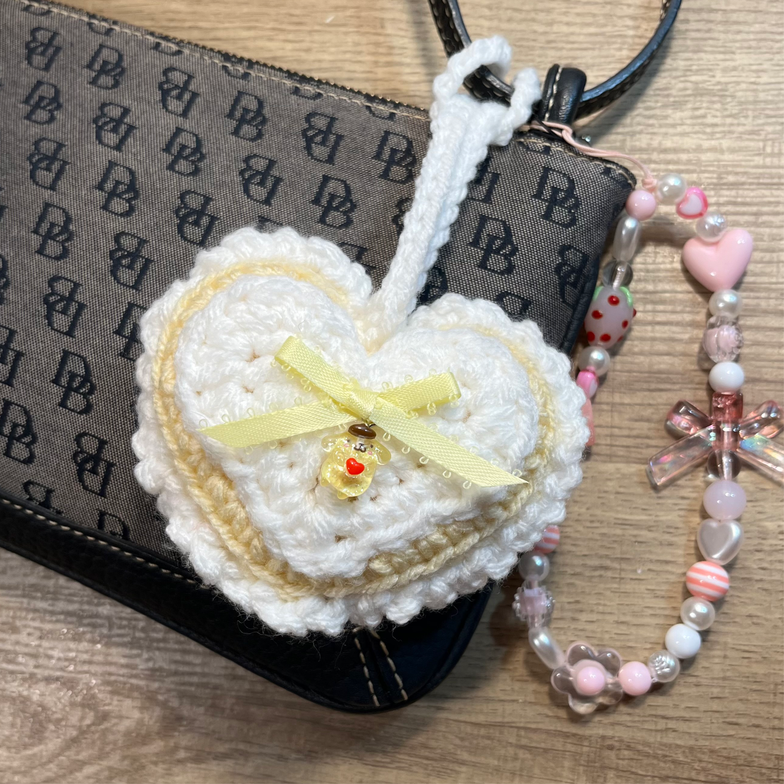 Sweetheart Charm Keychain (Yellow/White)