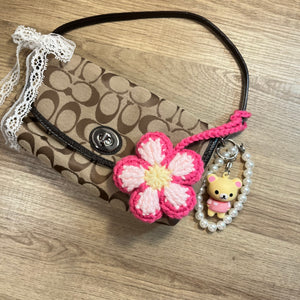 Daisy Dream Keychain (Baby Pink/Dark Pink)