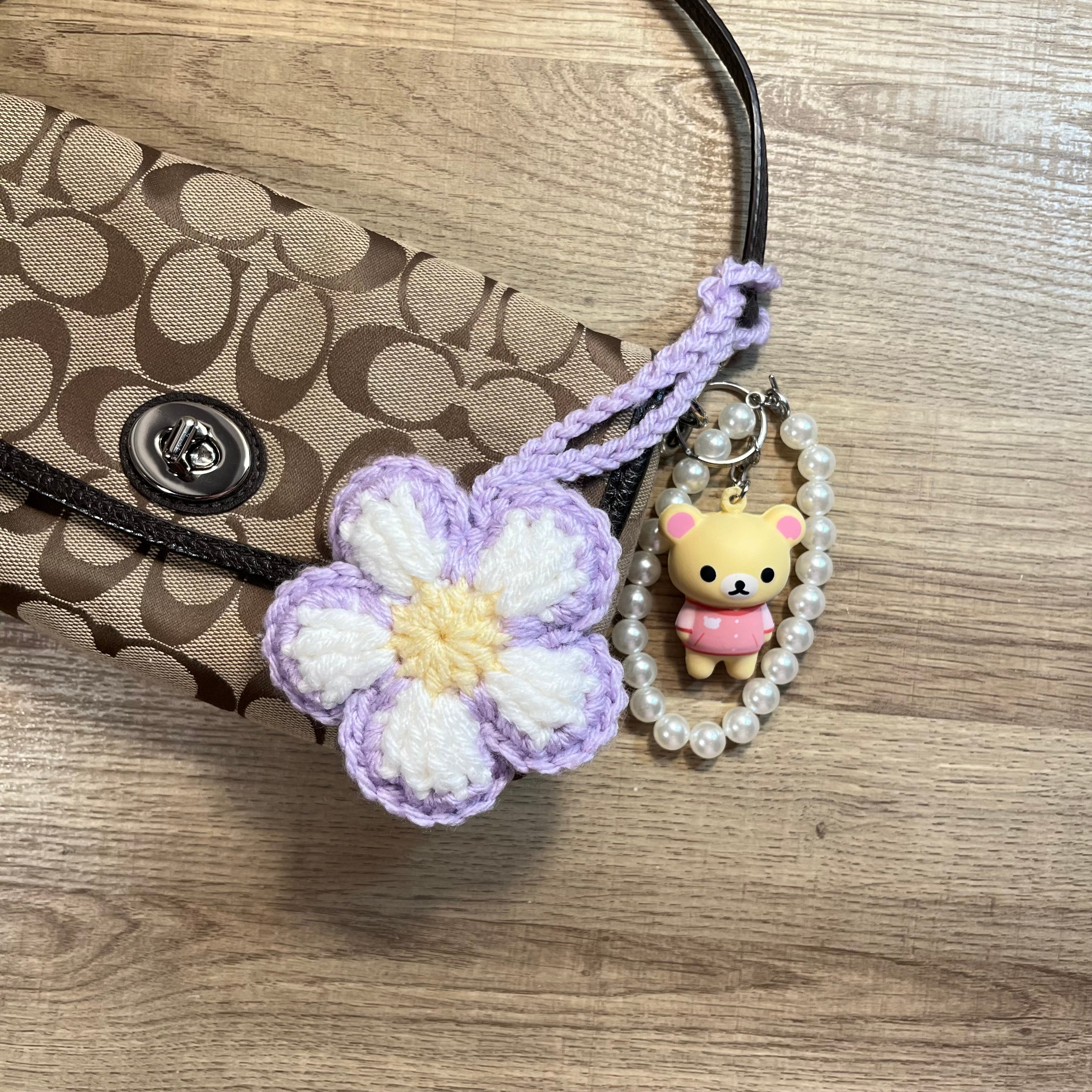 Daisy Dream Keychain (Lilac/White)